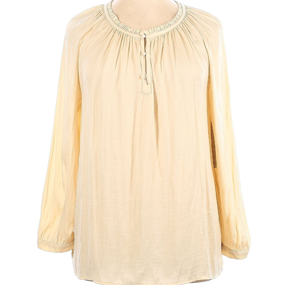 14th & Union Long cream blouse Medium